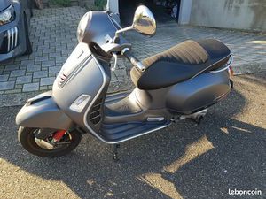 VESPA 300 GTS SUPER SPORT 7900 KMS