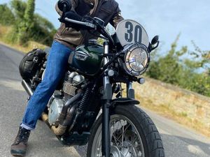 TRIUMPH BONNEVILLE THRUXTON 900 2016