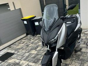 YAMAHA X-MAX 125 ABS