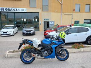 SUZUKI GSX-S 1000GT