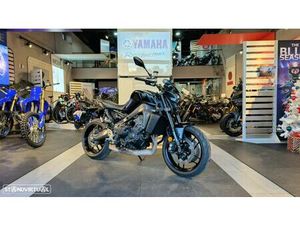 YAMAHA MT-09