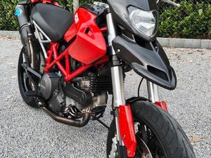 DUCATI HYPERMOTARD 796