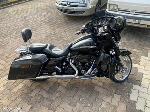 HARLEY DAVIDSON STREET GLIDE CVO