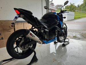SUZUKI GSX-S750