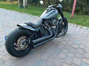 HARLEY DAVIDSON SOFTTAIL CUSTOM BIKE BOBBER