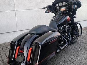 HARLEY DAVIDSON STREET GLIDE 2023 RED & BLACK TOURING ROAD