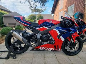 ② HONDA CBR1000RR RACE