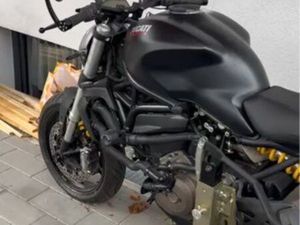 DUCATI MONSTER 821