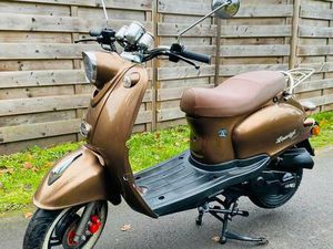 ② SCOOTER DI LUCIO RETRO 50 CC B-KLASSE