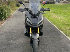 HONDA X-ADV 750 DCT - 2024 - PREMIÈRE MAIN - GARANTIE HONDA 2029