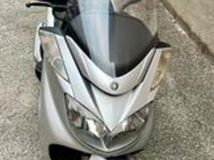 YAMAHA MAJESTY 400 SPUMEGGIANTE