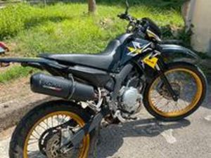 YAMAHA XT125R