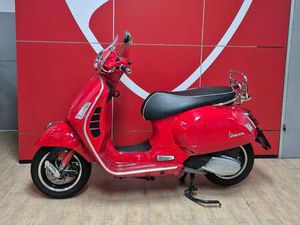 VESPA GTS SUPER 300 ROSSO