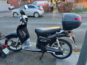 APRILIA SCARABEO 50 - LAGERSCHADEN, LÄUFT NOCH