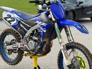 YAMAHA YZF 250 2018 - PRONTO PISTA