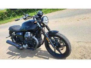 2022 22 MOTO GUZZI V7 IV STONE 3K MILES ONLY BLACK RETRO NAKED CLASSIC STYLING