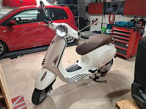VESPA PRIMAVERA 50