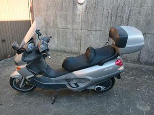 PIAGGIO X9 WENIG KILOMETER