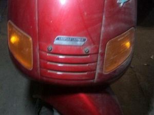 PIAGGIO ZIP 25 MIT ROT MIT PAPIERE OHNE SCHLÜSSEL GEPÄCKTRÄGER