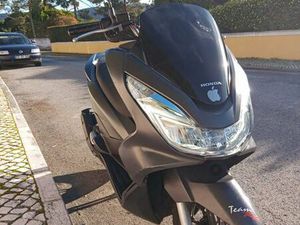 HONDA PCX 125 GASTA 2LTS/100KMS COLARES
