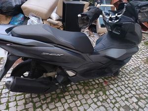 HONDA PCX 125 NO BOM CONDIÇAO PONTINHA E FAMÕES
