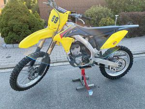 SUZUKI RMZ 250 BJ 2015 VOLLCROSS 1.HAND CA 30 BETRIEBSSTUNDEN