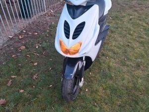 YAMAHA AEROX 2T 50CC GELDIG KENTEKEN — SCOOTERS | YAMAHA — MARKTPLAATS