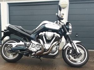 YAMAHA MT 01