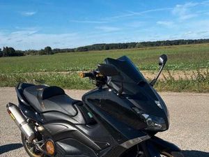 YAMAHA T-MAX 530 – BAUJAHR 2013 – AKRAPOVIC AUSPUFF – TOP ZUSTAND