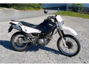 YAMAHA XT600E