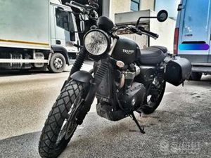 TRIUMPH STREET SCRAMBLER 900 CC
