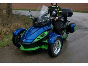 SEHR GEPFLEGTE CAN AM SPYDER BJ 2011