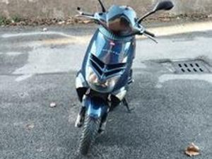 SCOOTER LEONARDO 250