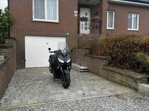 ② YAMAHA XMAX 125 CC