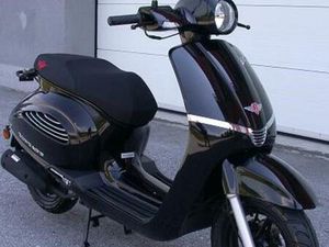 ZÜNDAPP BELLA R50 IN SCHWARZ EURO 5 MIT 3,9 PS 1799 EURO