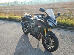 YAMAHA FZ 8