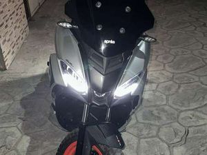APRILIA SR GT 125 SPORT