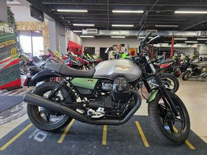 2022 MOTO GUZZI V7 STONE CENTENARIO