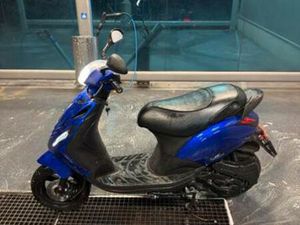 ZIP 50CC 4T — SCOOTERS | PIAGGIO — MARKTPLAATS