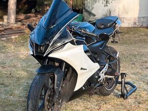 YAMAHA YZF-R125 (2024) - GEFLEGT, VIELE UMBAUTEN