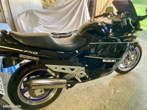 SUZUKI 750 GSXF