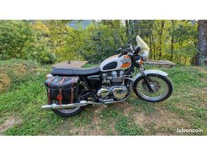 MOTO TRIUMPH BONNEVILLE T100