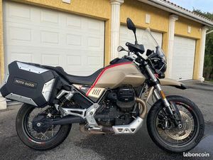 MOTO GUZZI V85 TT TRAVEL