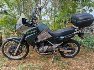 KAWASAKI KLE 500 À RÉNOVER TOURNE PARFAITEMENT