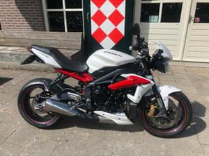 TRIUMPH STREET TRIPLE 675 R ABS (BJ 2013) — MOTOREN | TRIUMPH — MARKTPLAATS