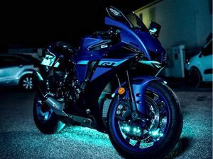 MAGNIFIQUE DERNIERE YAMAHA R1