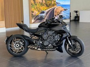 DUCATI DIAVEL V4
