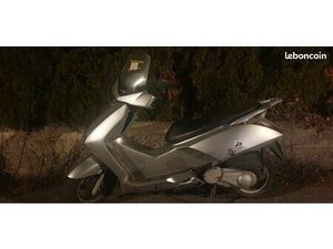 SCOOTER PANTHÉON HONDA