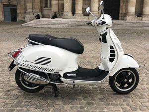 VESPA 300 GTS IE