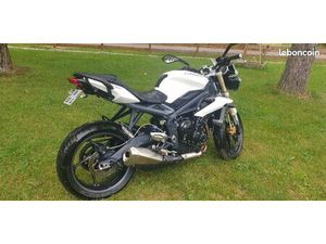 TRIUMPH STREET TRIPLE